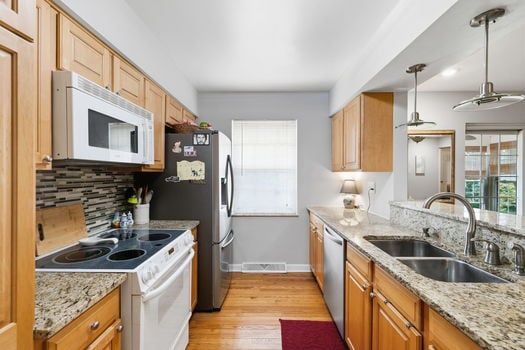 18-web-or-mls-778 Strathcoma Dr-18