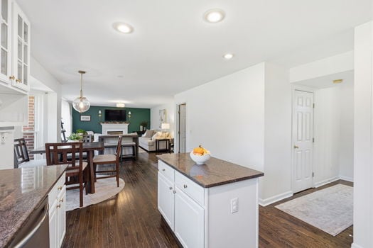 19-web-or-mls-5018 Midfield Rd-19