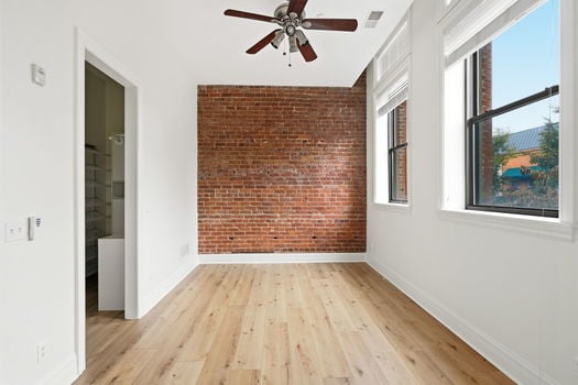 24-web-or-mls-1125 St Gregory St-24