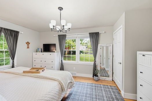 24-web-or-mls-6994 Mayfield Ave-24
