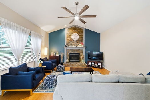 25-web-or-mls-8749 Charleston Woods Dr-26