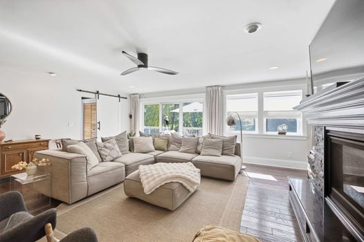 26-web-or-mls-35 Sterling Ave-26
