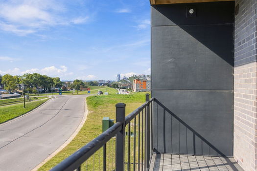 26-web-or-mls-739 Manhattan Blvd-26