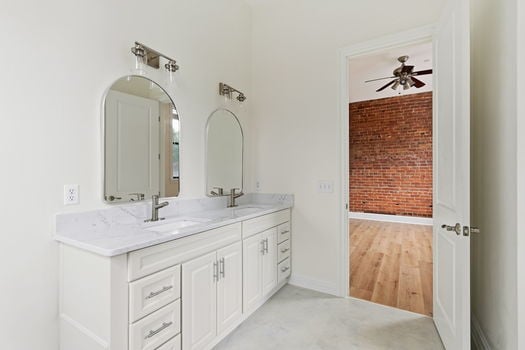 29-web-or-mls-1125 St Gregory St-29
