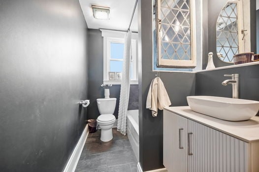 29-web-or-mls-35 Sterling Ave-29