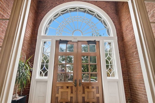 32-web-or-mls-1125 St Gregory St-32
