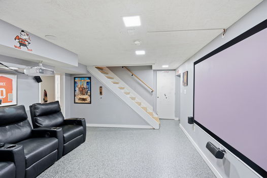 32-web-or-mls-6994 Mayfield Ave-32