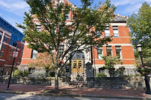 35-web-or-mls-1125 St Gregory St-35