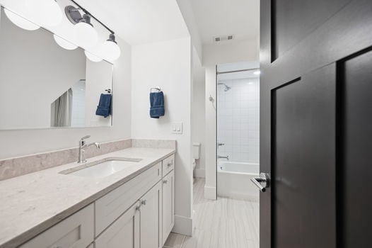 36-web-or-mls-531 Milton St-36