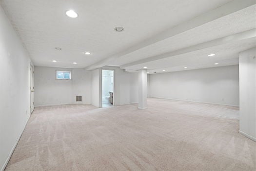 39-web-or-mls-105 Old Carriage Ct-39