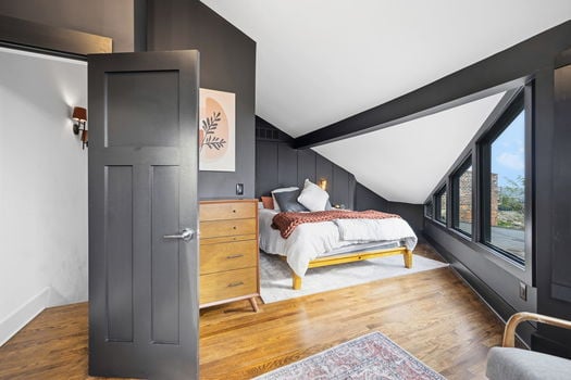 42-web-or-mls-531 Milton St-42