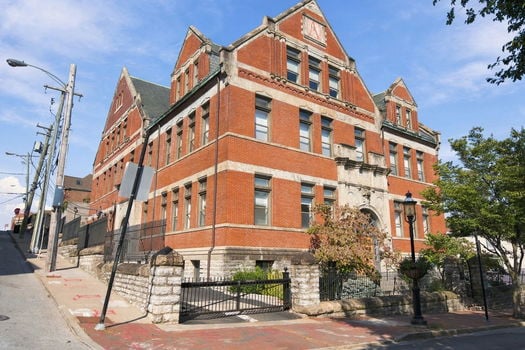 44-web-or-mls-1125 St Gregory St-44