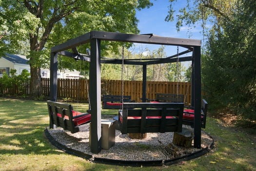 45-web-or-mls-6994 Mayfield Ave-45