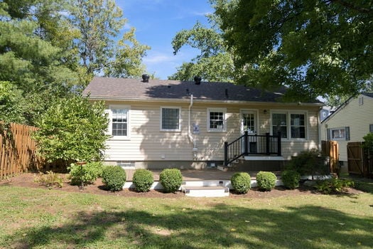 46-web-or-mls-6994 Mayfield Ave-46