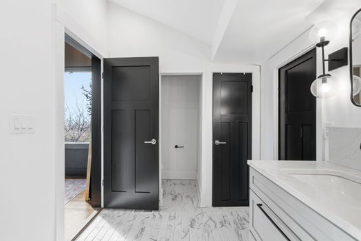 47-web-or-mls-531 Milton St-47