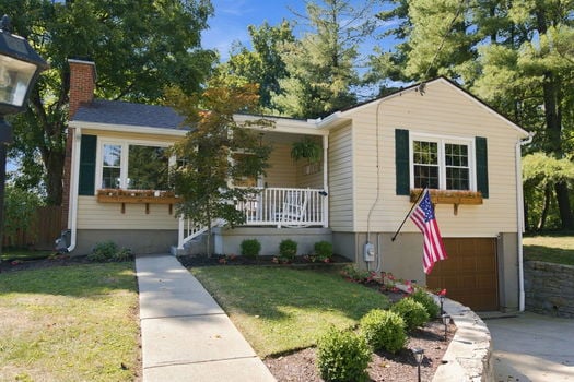 49-web-or-mls-6994 Mayfield Ave-49