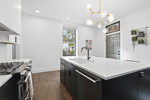 5-web-or-mls-531 Milton St-5