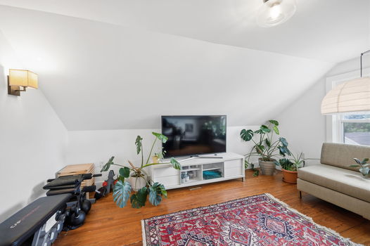 54-web-or-mls-4216 Tower Ave-54