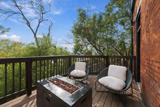 57-web-or-mls-531 Milton St-57