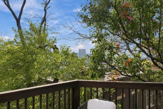 59-web-or-mls-531 Milton St-59