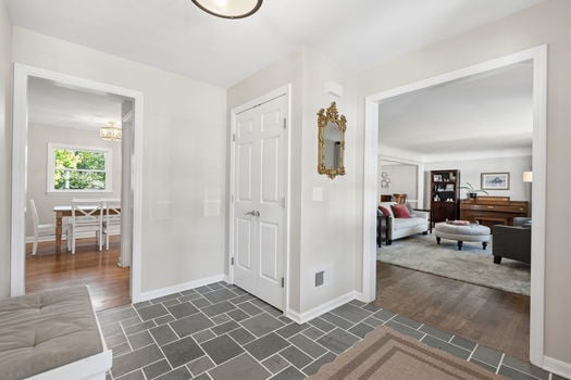 6-web-or-mls-5705 Charteroak Dr-6