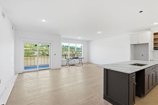 6-web-or-mls-739 Manhattan Blvd-6