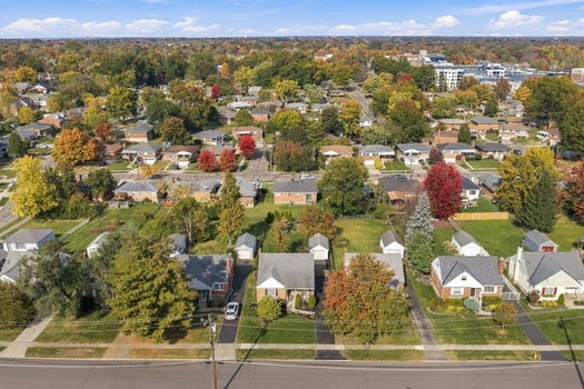 64-web-or-mls-4632 Orchard Ln-64