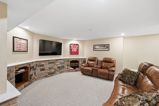 65-web-or-mls-5018 Midfield Rd-65