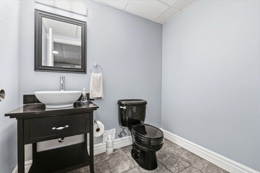 68-web-or-mls-8749 Charleston Woods Dr-69