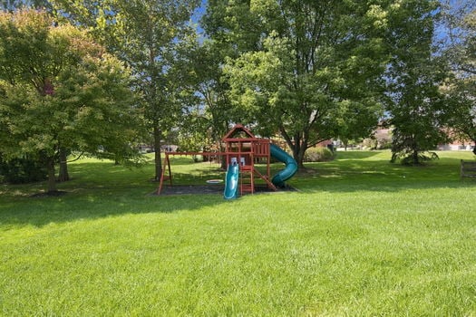 73-web-or-mls-8749 Charleston Woods Dr-74