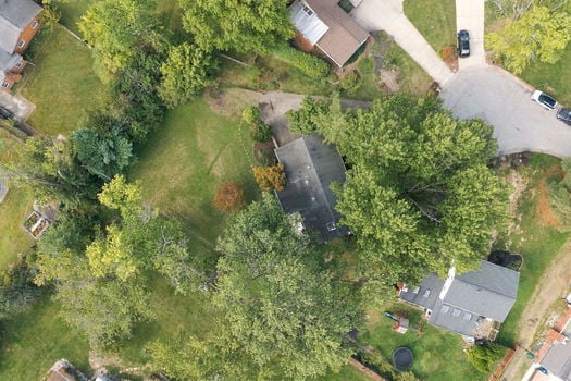74-web-or-mls-778 Strathcoma Dr-74