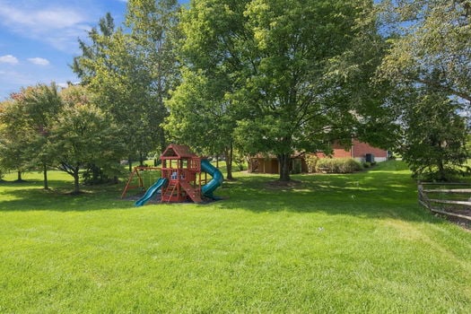 74-web-or-mls-8749 Charleston Woods Dr-75
