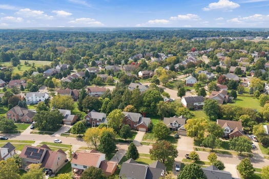 84-web-or-mls-8749 Charleston Woods Dr-85