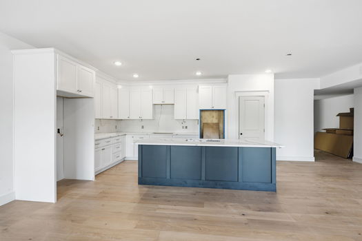 9-web-or-mls-739 Manhattan Blvd-9