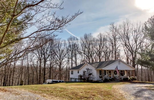Small House, Big Land &#8211; homes for sale Kentucky Pond-020