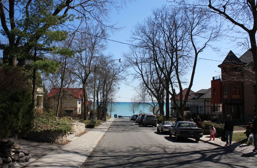 The_Beaches,_Toronto_-_panoramio