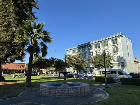 watsonville-plaza-fountain-buildings