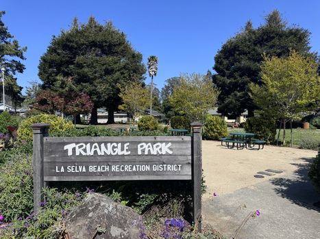 la-selva-beach-triangle-park-2