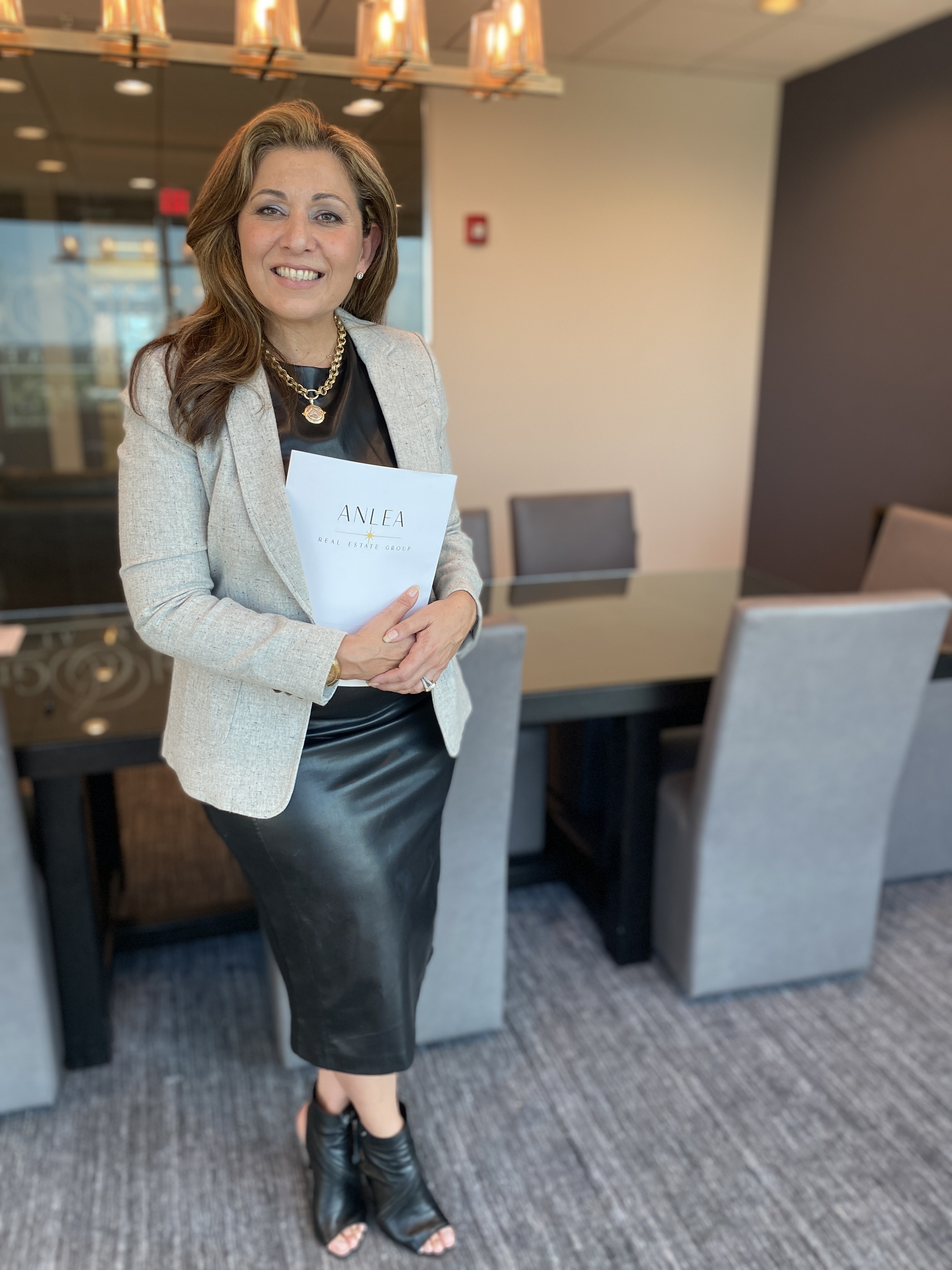 ANLEA ANN STANDING FOLDER