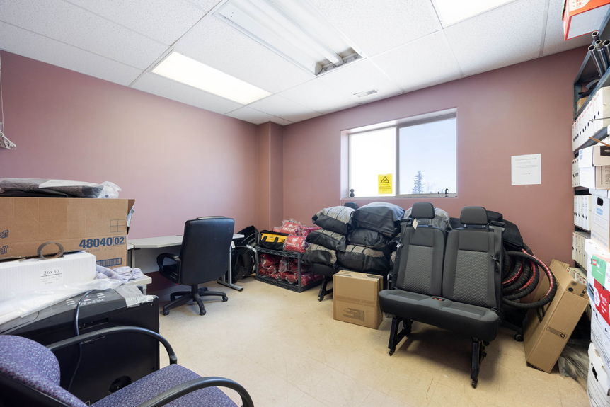 16-web-or-mls-290-maclennan-crescent