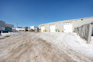 38-web-or-mls-290-maclennan-crescent