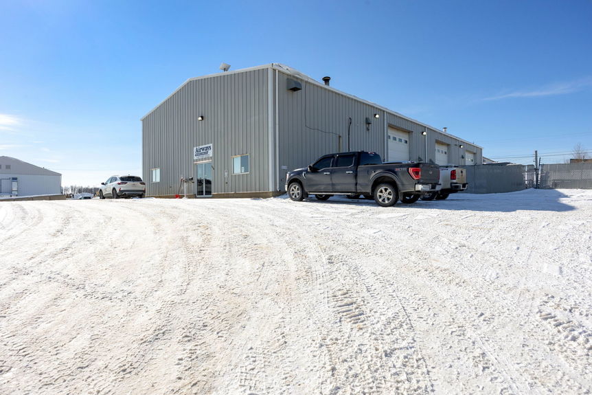 4-web-or-mls-290-maclennan-crescent