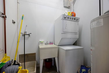 40-web-or-mls-189-mackenzie-blvd