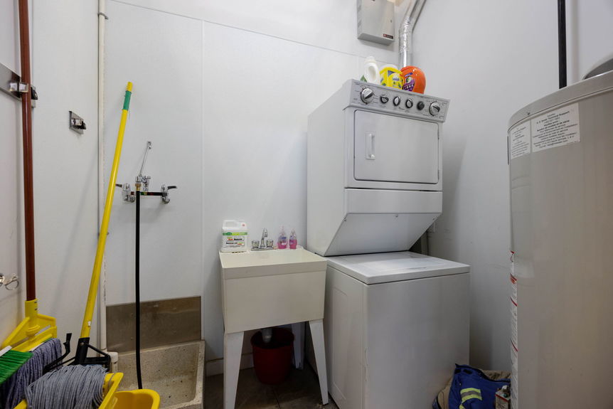 40-web-or-mls-189-mackenzie-blvd