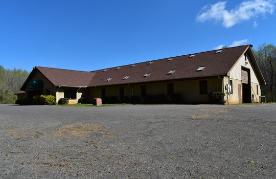 runneymede-neighborhood-barn-davidson-nc