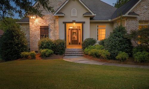 Refined Southern Living on the Fairway