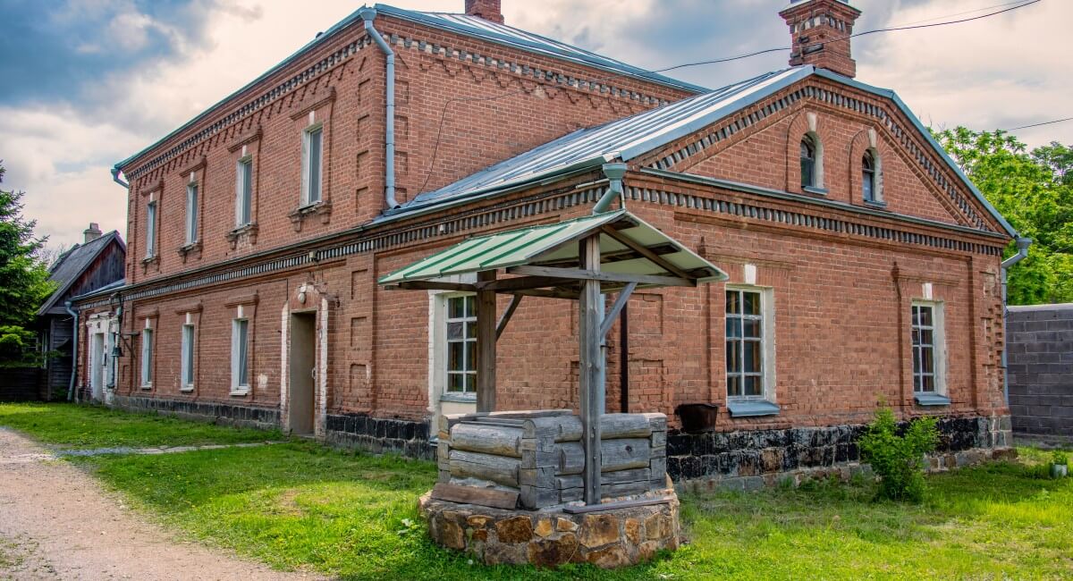 Benefits of Owning a House With a Well