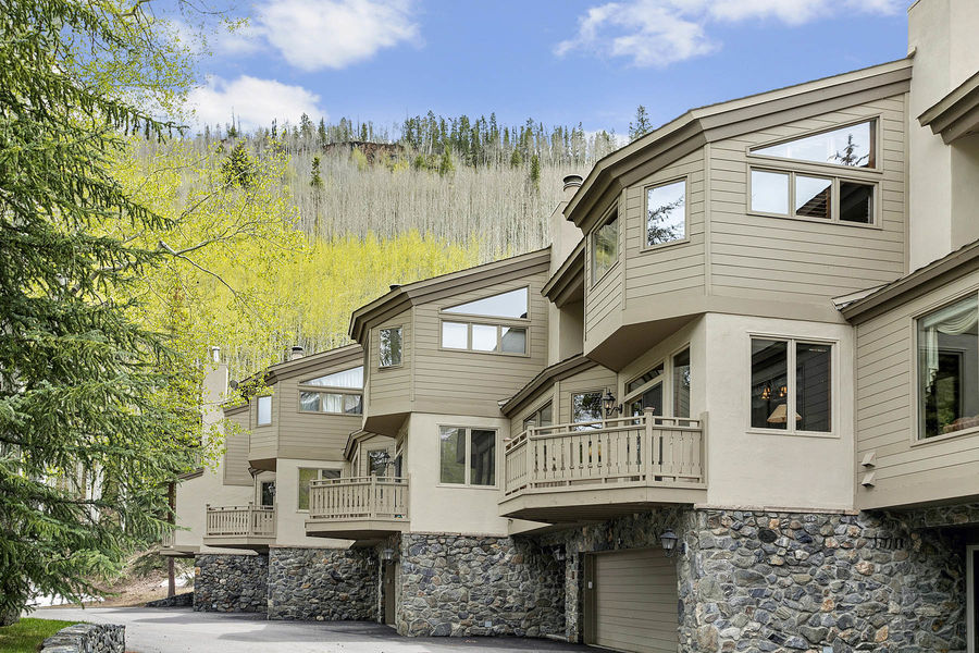 1592 Golf Terrace 57-003