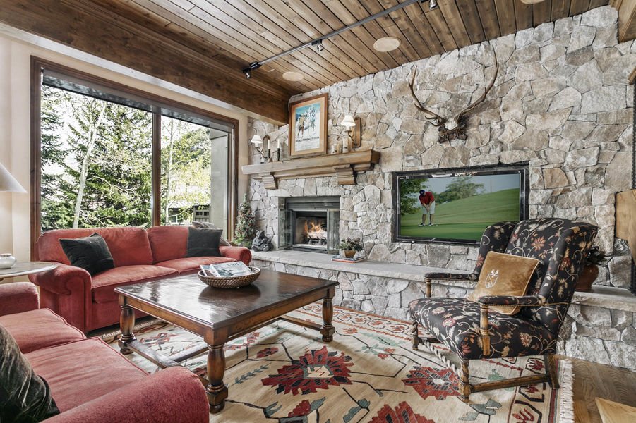 1592 Golf Terrace 57-005