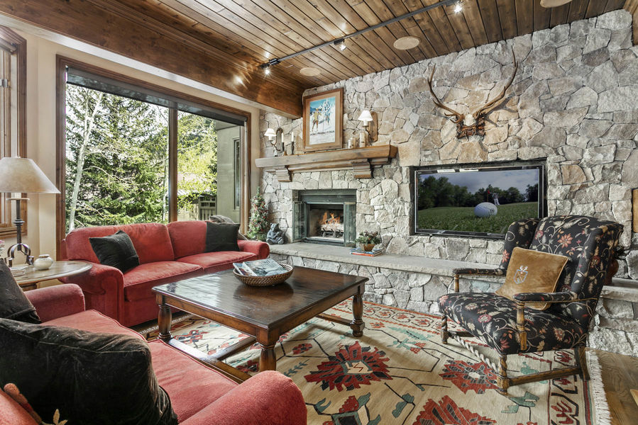 1592 Golf Terrace 57-006